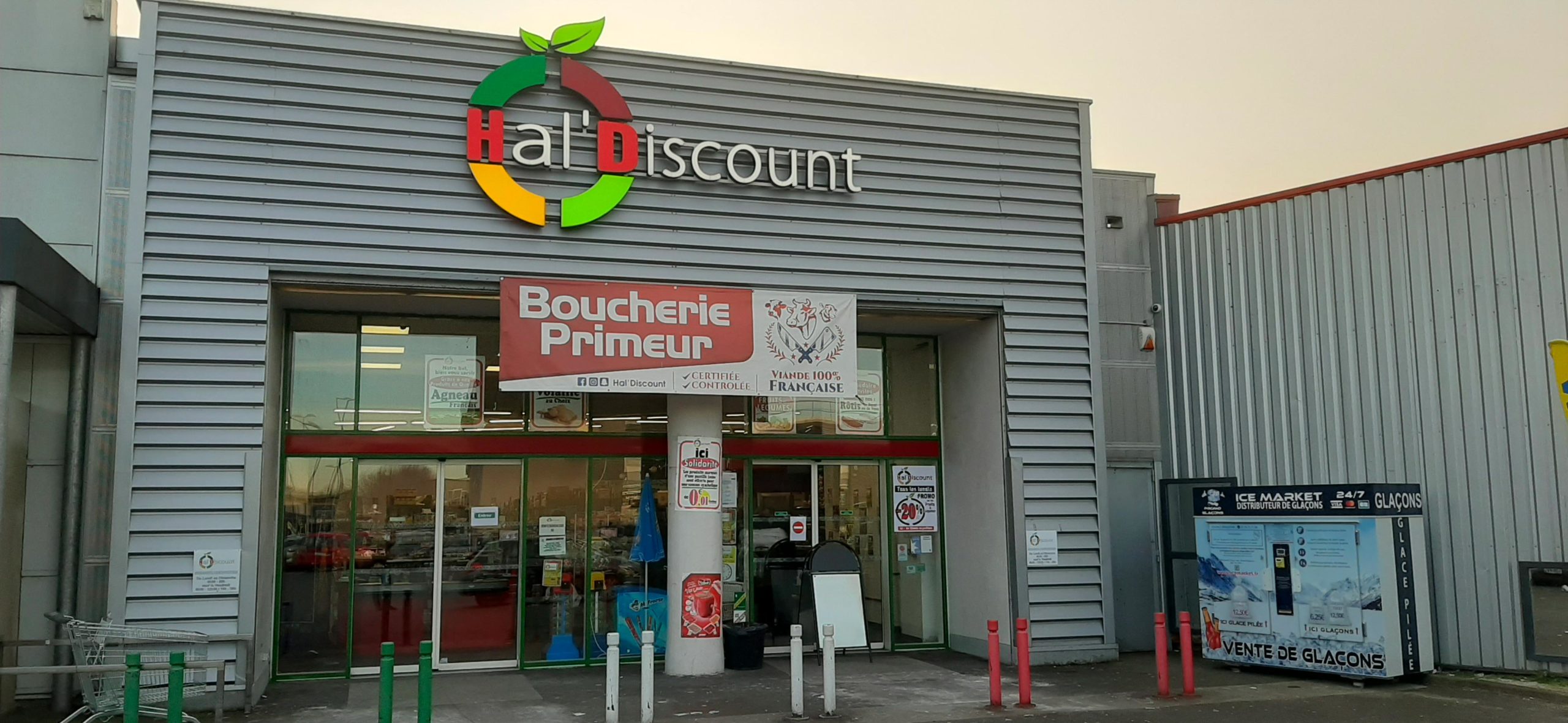 Distribteur-automatique-de-glaçons-et-glace-pilée-Hal'Discount-Saint-Thibault-des-Vignes