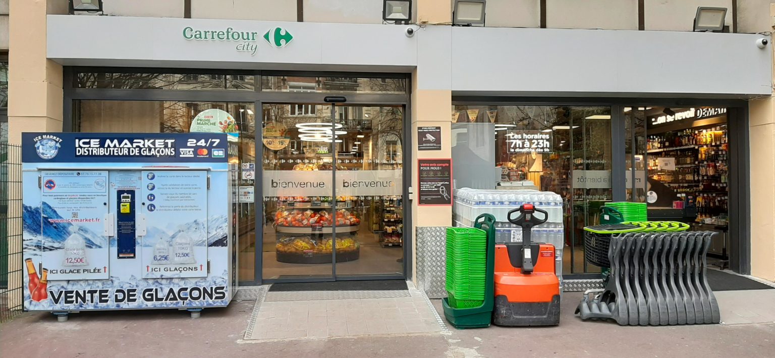 Distribteur-automatique-de-glaçons-et-glace-pilée-carrefour-city-Paris18e