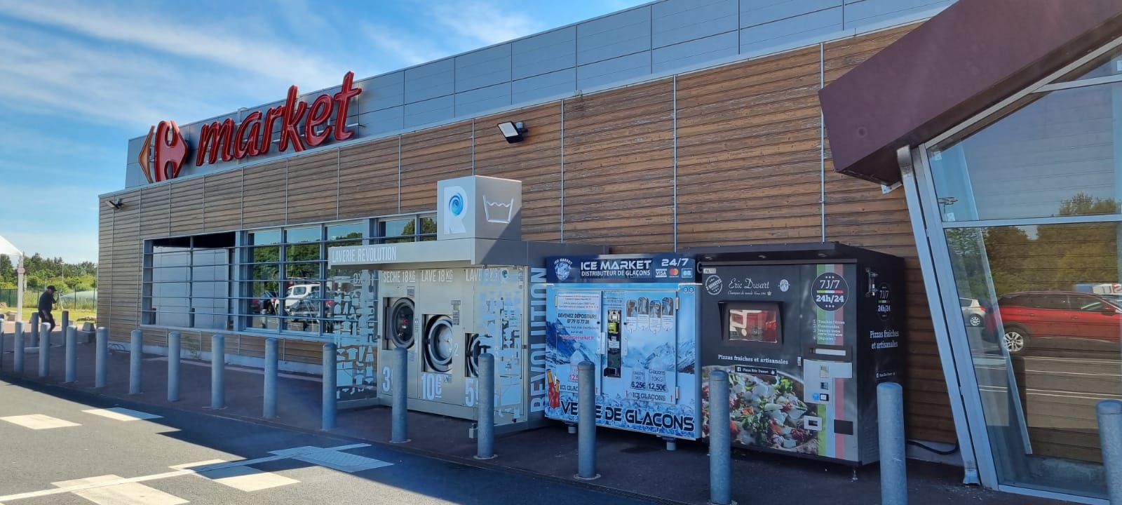 Distributeur automatique de glaçon à Carrefour Market Cabourg 14390